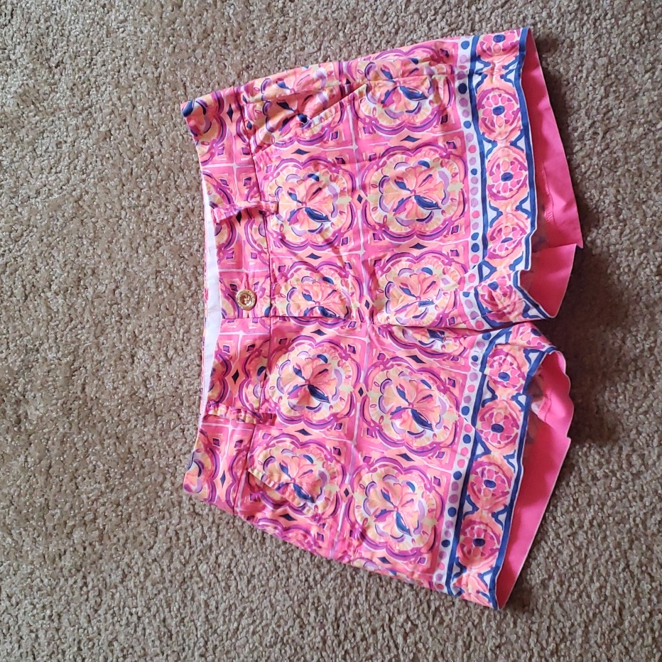 Lilly Pulitzer 2 Callahan Short 5" Inseam Rock House Print Shorts